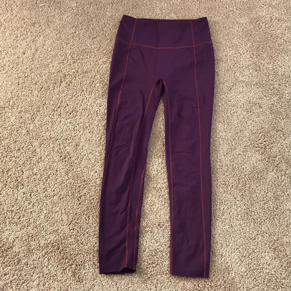 LULULEMON Athletica Size 6 berry work out tights - Picture 1 of 8